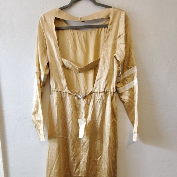 To Be Adored - Picture 4 of 5